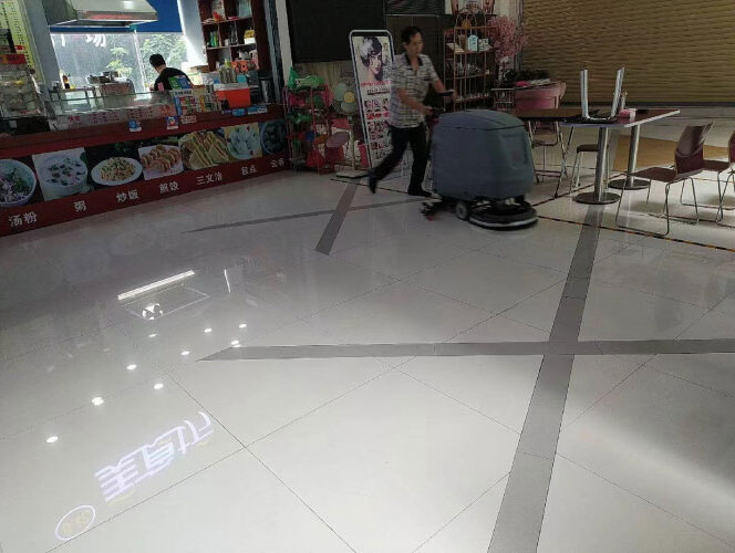 物業(yè)小區(qū)選購洗地機(jī)注意事項